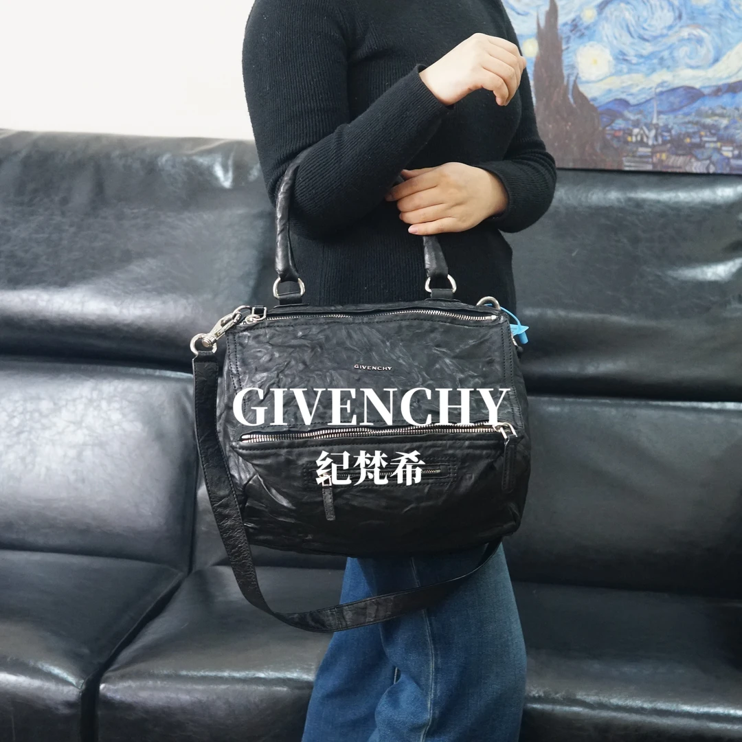 95新 Givenchy/纪梵希 黑色盒子斜挎包/JS11613029/3029