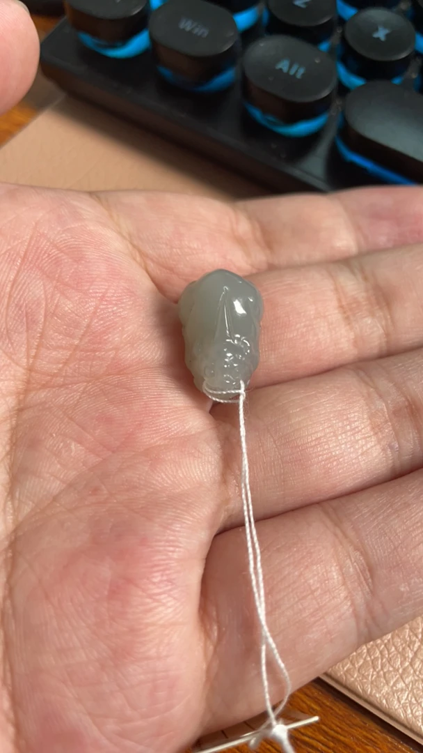 和田玉烟紫小貔貅吊坠