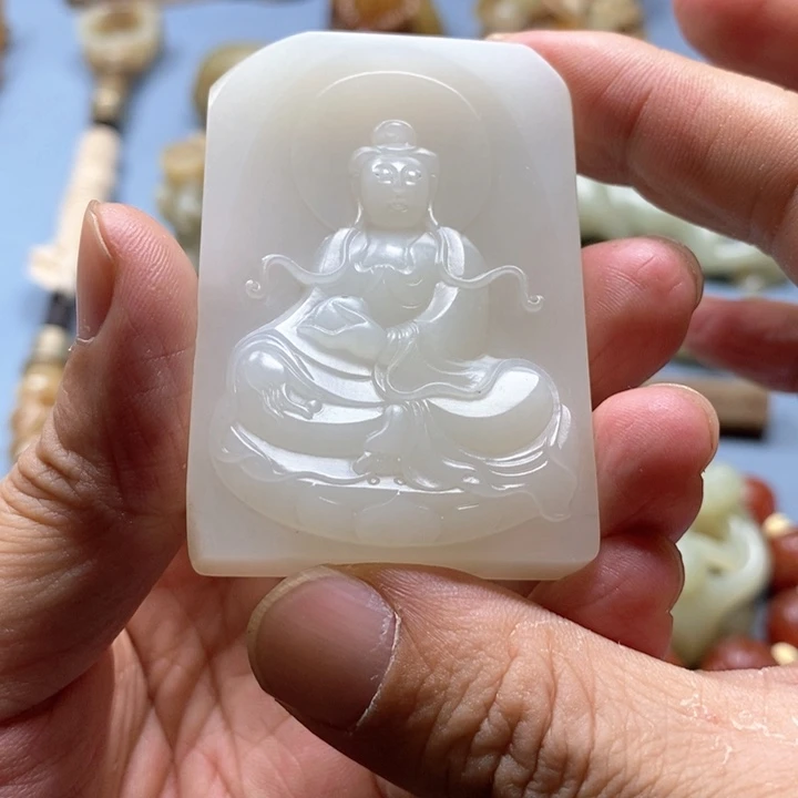 和田玉颈饰未镶嵌明*