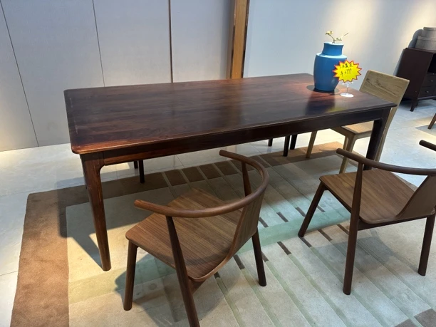 处理2米北美黑胡桃木餐桌