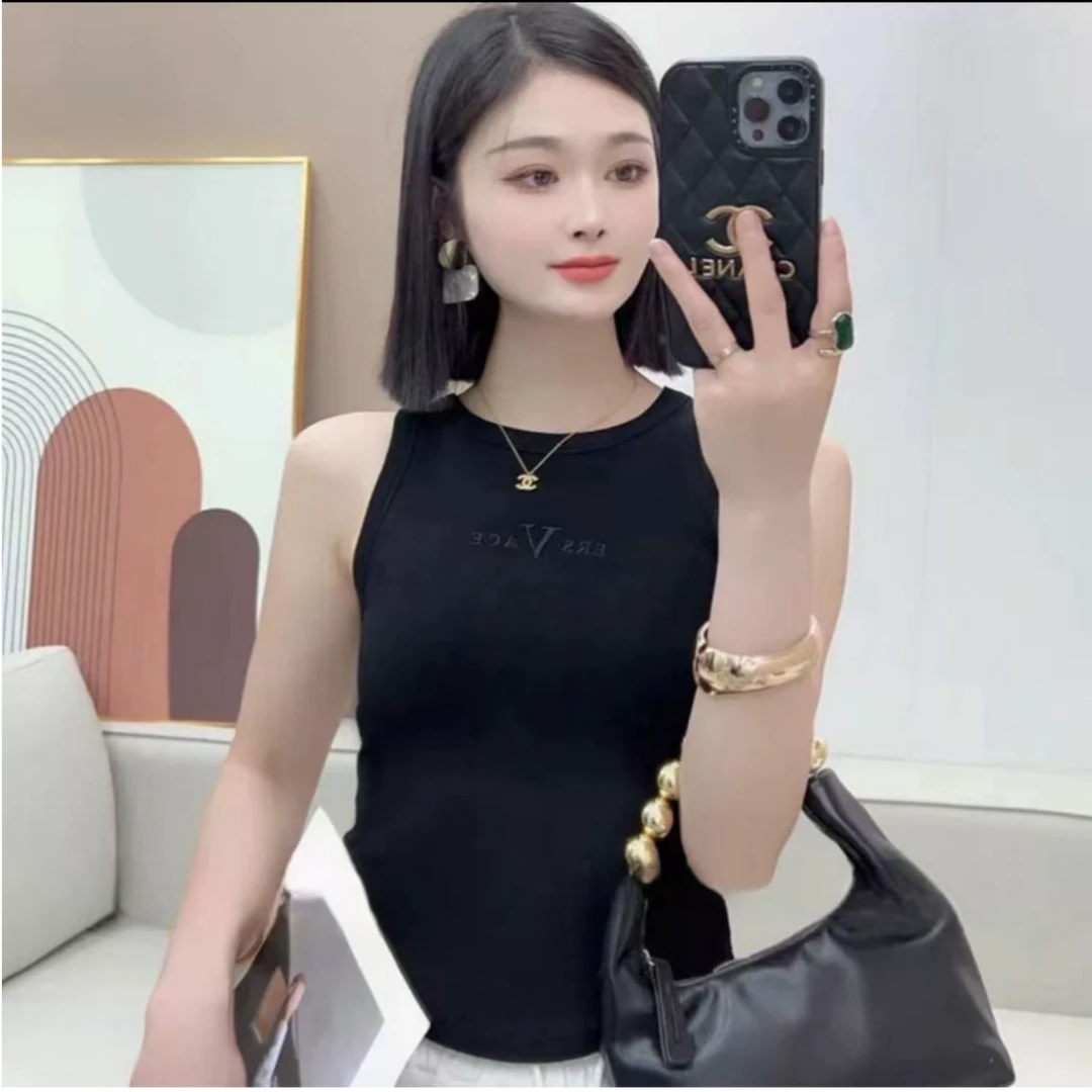 7350-妃子纪秋季一体杯字母刺绣背心