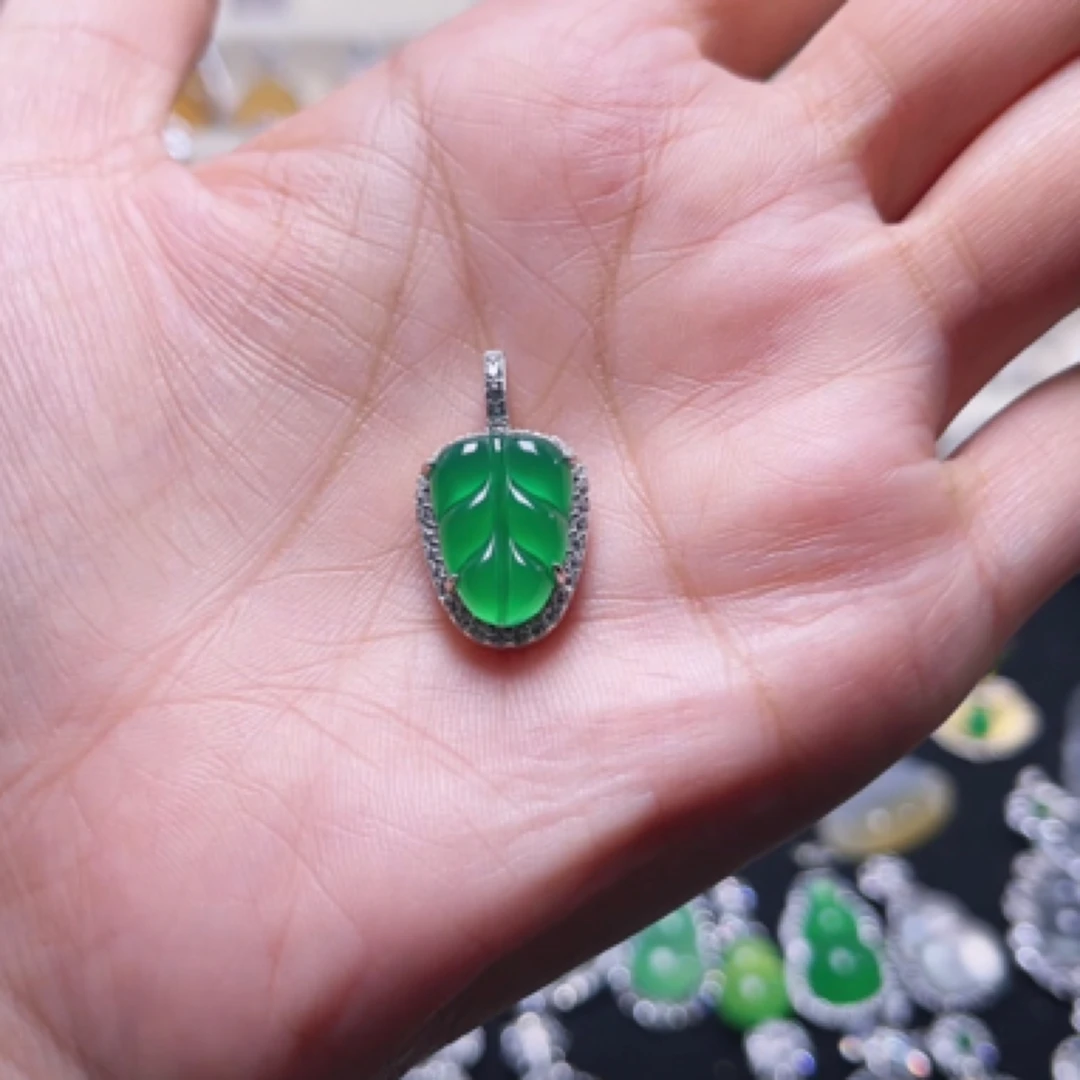 天然玉石，玉髓绿叶子，金枝玉叶，s925银镶嵌