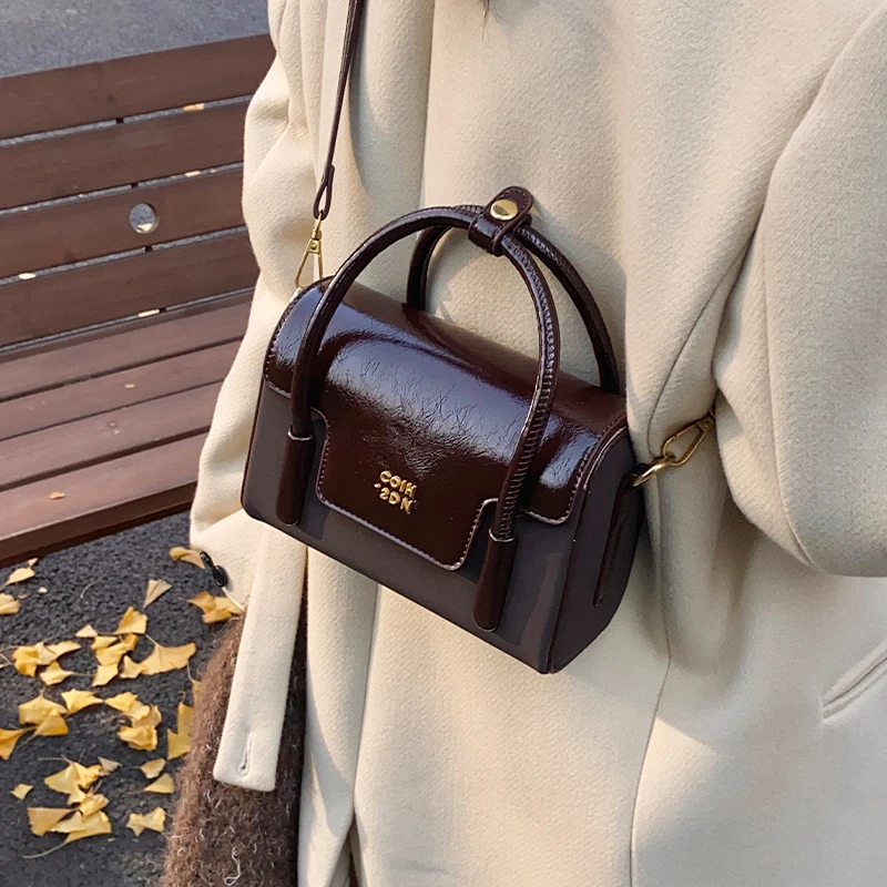 简约时尚手拎小方包2025冬季新款复古潮流油蜡皮单肩包高级感女包