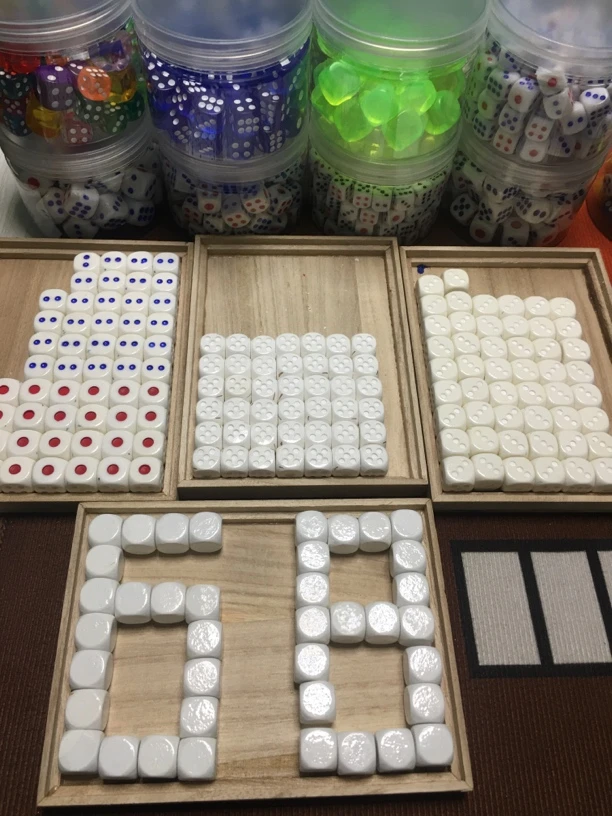 一体注塑色子68两门骰子无忧色子白料灰料