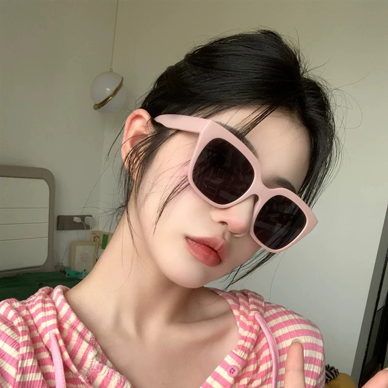 高级感ins风方形嫩粉色太阳眼镜