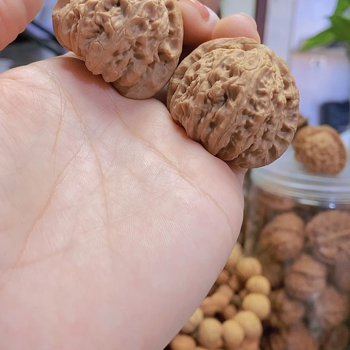 【闪购商品】文玩核桃把件40闷白