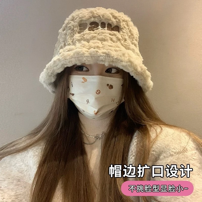 字母毛绒渔夫帽2024新款显脸小冬季加厚保暖护耳毛绒帽子