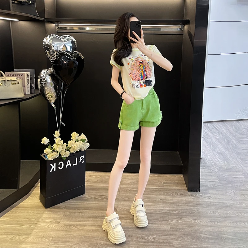 多巴胺夏装搭配一整套女装小个子减龄短袖t恤绿色短裤时尚两件套