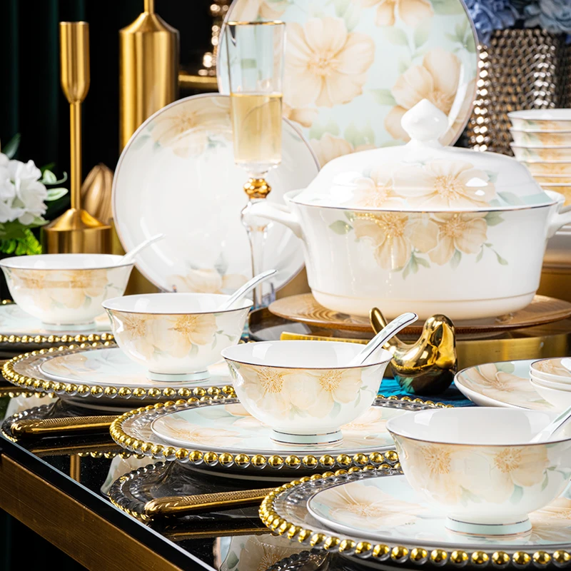 景德镇轻奢骨瓷餐具套装碗碟碗盘家用送礼欧式百搭瓷器陶瓷碗盘勺