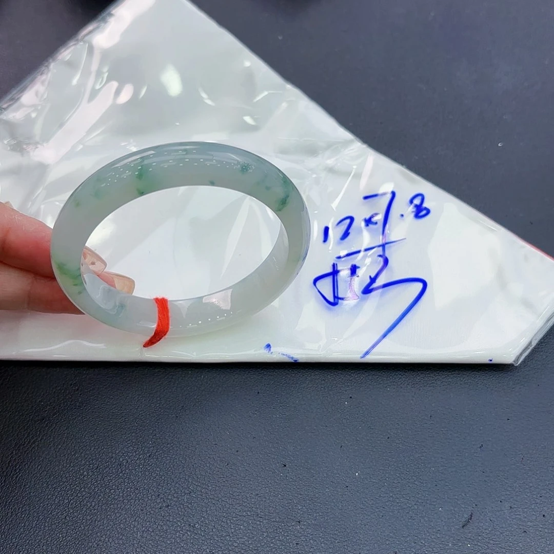 翡翠手镯未镶嵌天然缅甸翡翠手镯