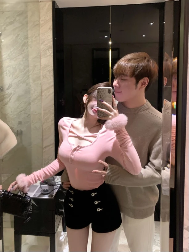 TUTU【曼城碎片】U领袖口兔毛百搭时尚显瘦紧身纯欲T恤打底衫#CT658