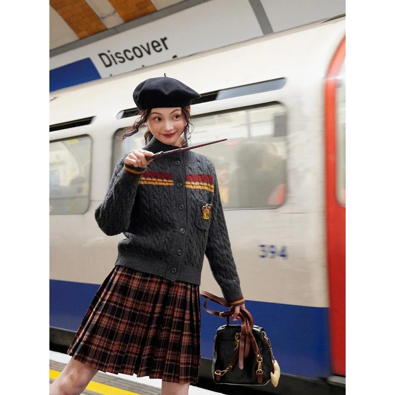 浮生八记“格兰芬多学院”复古英伦多种穿法立领翻领麻花开衫