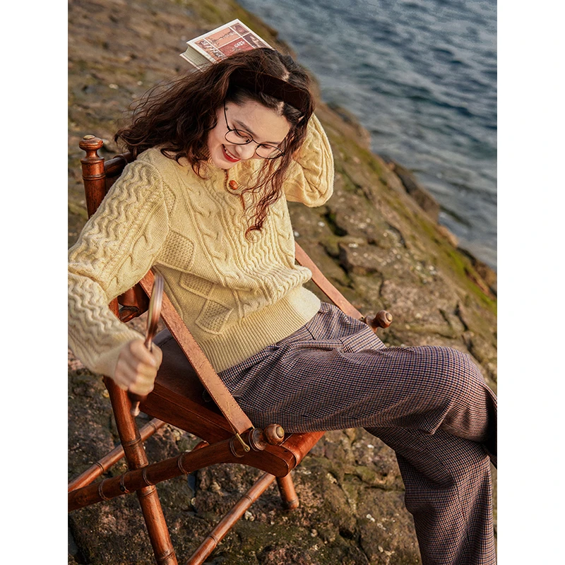 浮生八记“曲奇饼干”复古粗棒针绞花毛衣牛角扣开衫皮扣套头衫