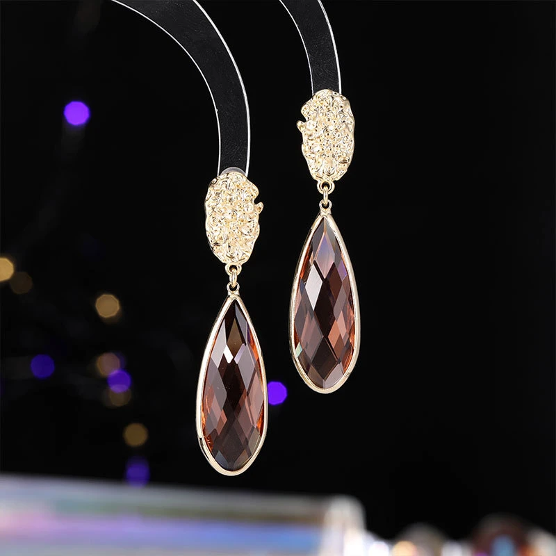 铜合金合成锆石耳饰 新款法式轻奢复古水滴形水晶耳环长款