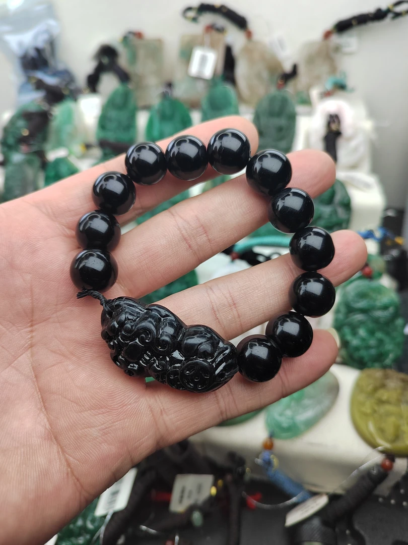 天然黑曜石貔貅手串送人自用男生款