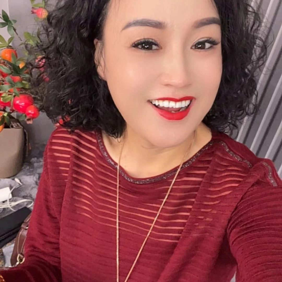 美红家   法式秋装一字领条纹镶钻洋气套头长袖针织衫