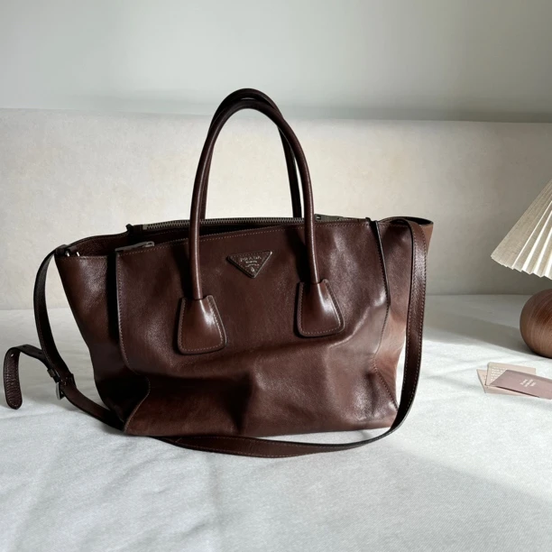 95新 Prada/普拉达 普拉达复古棕色单肩手提斜挎包托特包