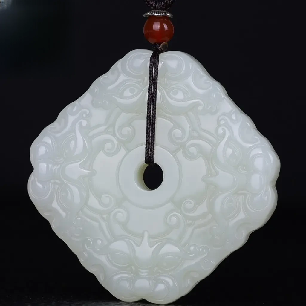 天然新疆和田玉四方守护吊坠男女款双面四方瑞兽玉佩挂件威震四方