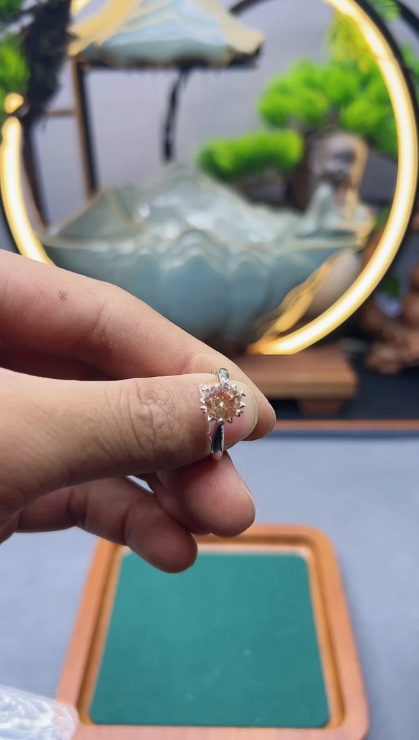 【闪购商品】水晶戒指银S925镶嵌J47