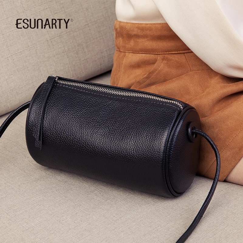 斜挎包包女式2025新款真皮小众轻奢小包包女款单肩枕头圆筒包夏天