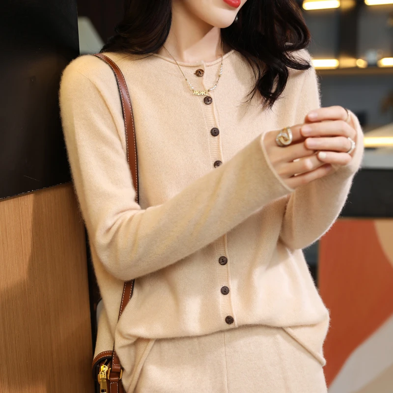 一线成衣圆领开衫100纯羊毛精细纱线柔软保暖羊毛圆领针织衫