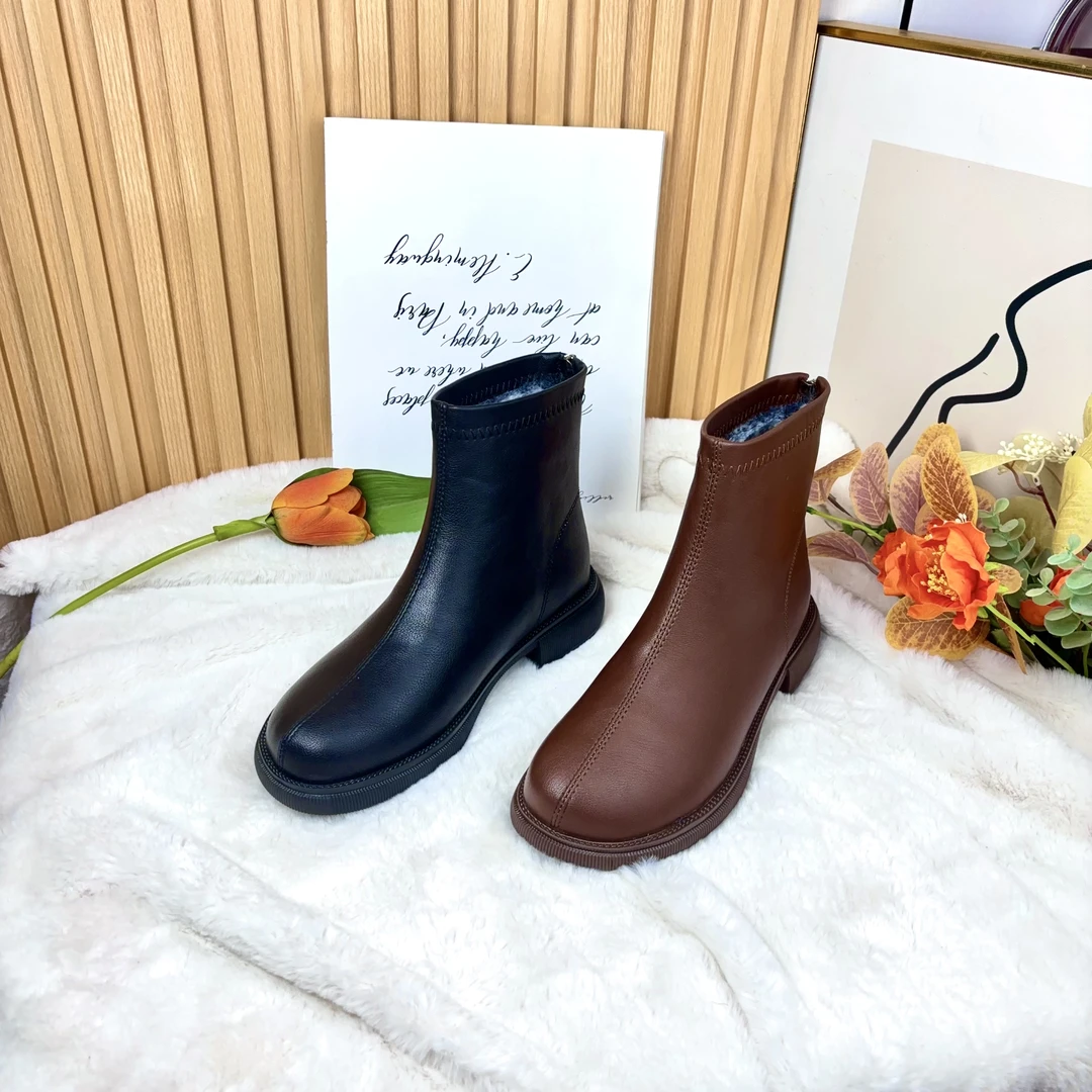 【朵苮品牌】2024冬季新圆头软皮舒适保暖短靴马丁靴女烟筒短靴9917