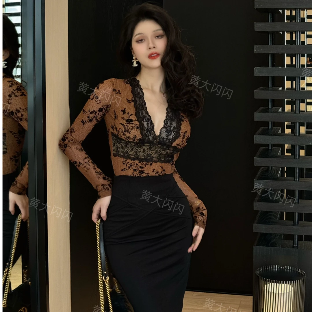 闪闪推荐【千娇百媚】随拍纯欲设计小众性感纯欲上衣SSQ1126