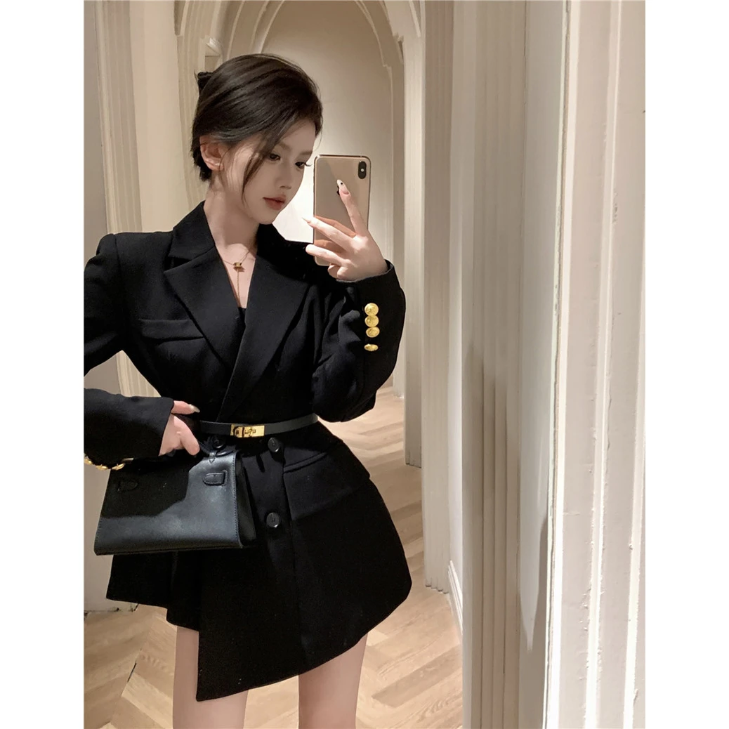 御姐范复古气质高级感赫本风不规则黑色显瘦外套西装连衣裙女秋装