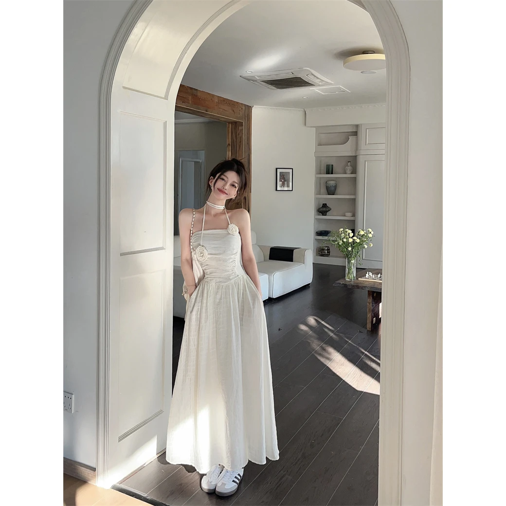 白色吊带连衣裙女装夏季新款法式温柔风甜辣妹气质收腰修身长裙子