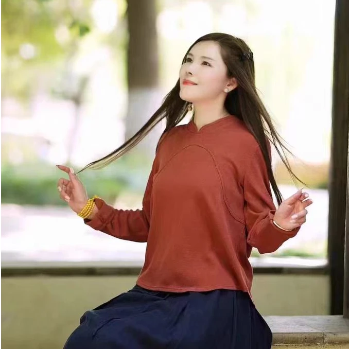 2024秋季高品质轻国风领弯月设计可打底可单穿烧花打底衫上衣女