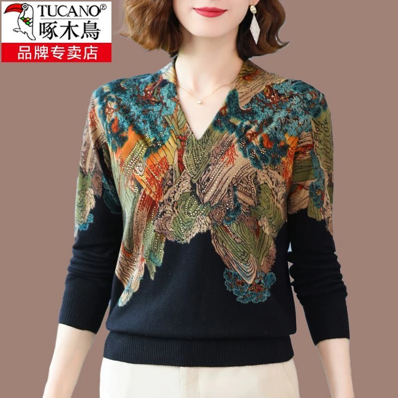 啄木鸟时尚羊毛衫女宽松印花针织打底衫秋冬保暖v领套头羊绒毛衣