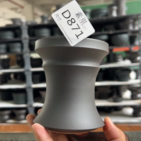 景德镇素里手工内口8.5高10瑕疵