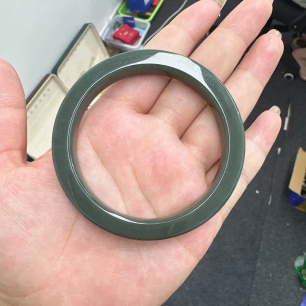 天然新疆和田玉方镯，拍一发一