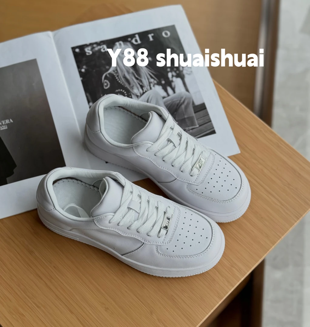 【余小余】24SS韩系少女百搭真皮系带平底舒适运动休闲板鞋