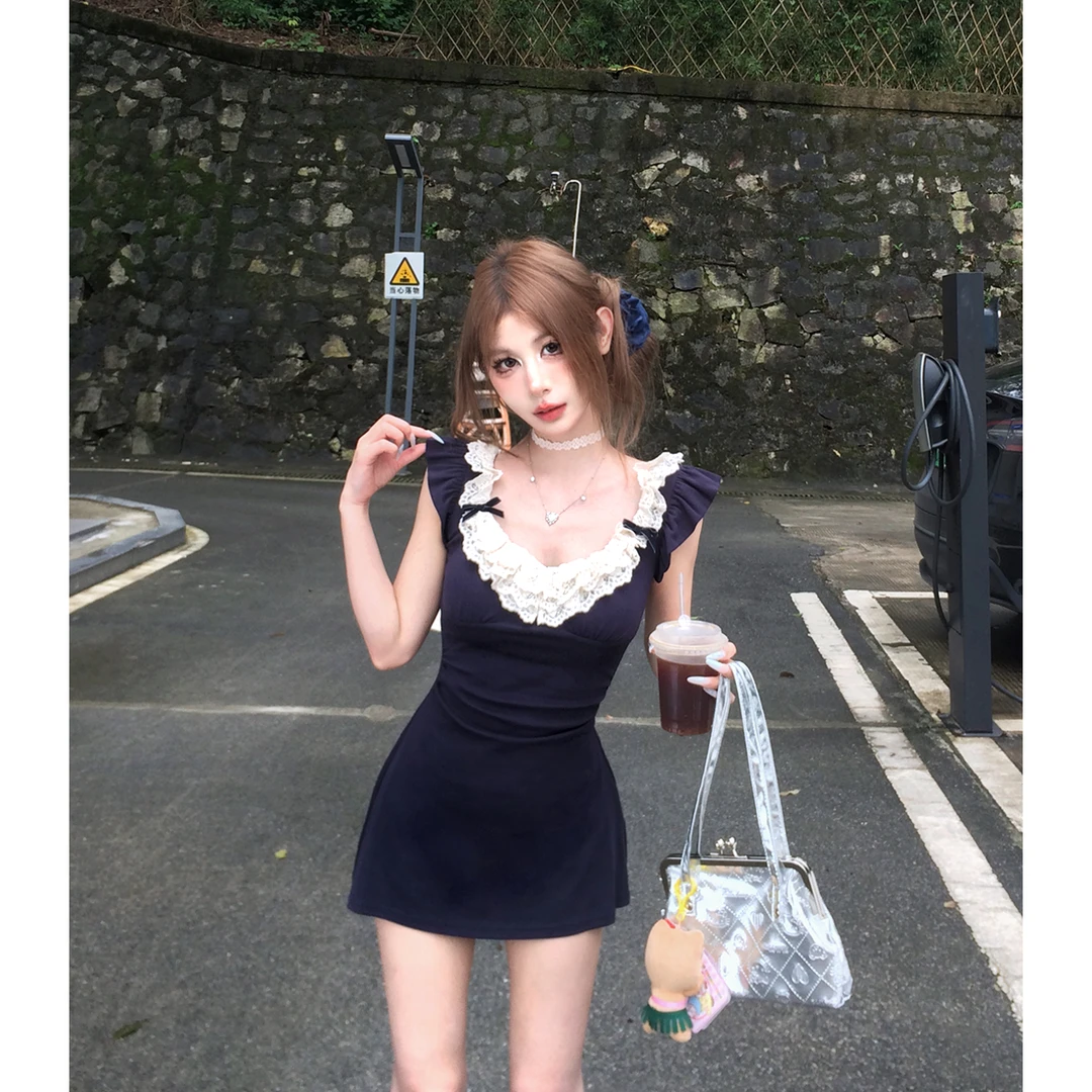 Mejiu蜜九【星河碎钻】藏青蕾丝拼接辣妹连衣裙镂空设计小开衫外搭