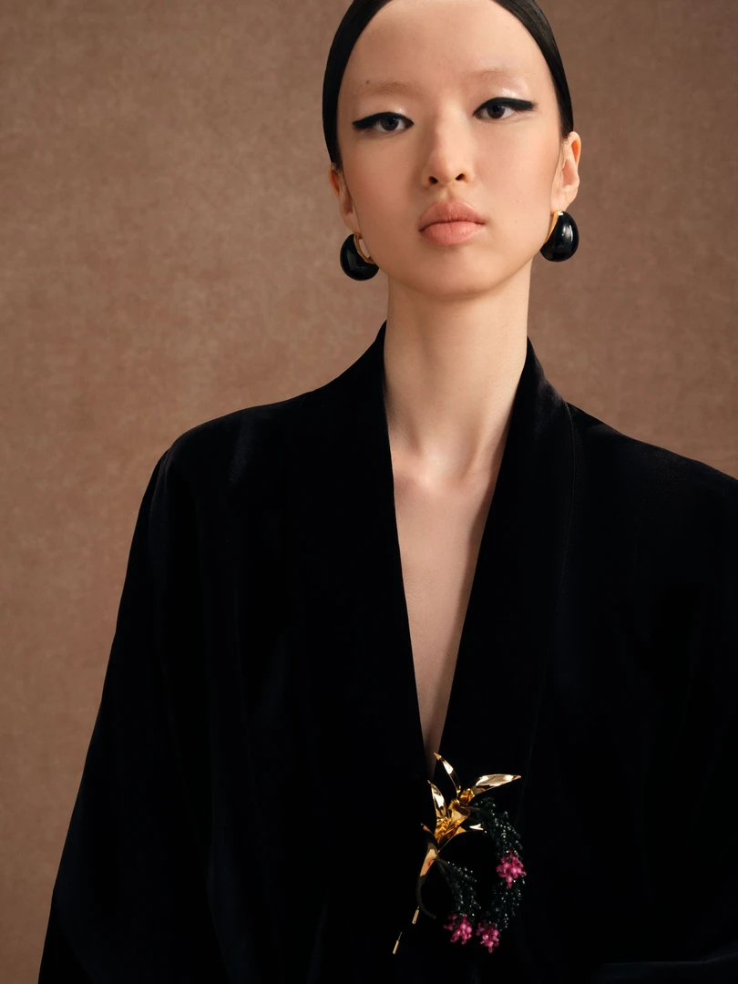 【张羽推荐】LA MAISON JADE 2025春新中式蝙蝠袖廓形丝绒外套