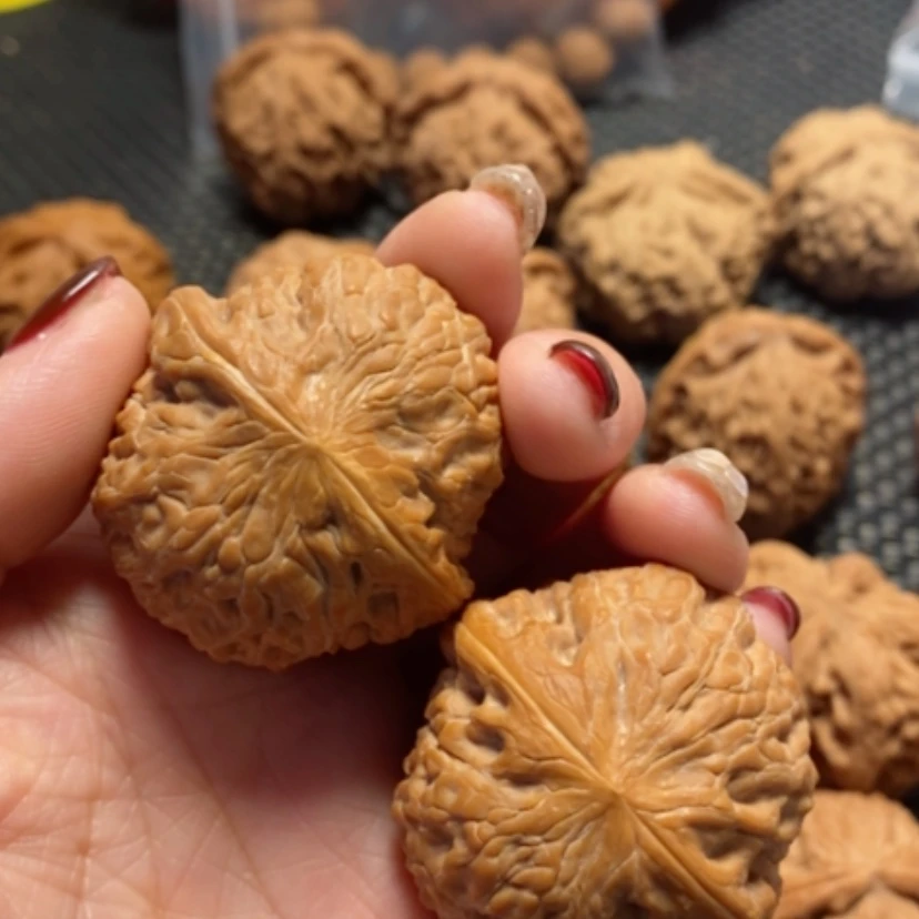 【闪购商品】文玩核桃吊坠蝶****╲