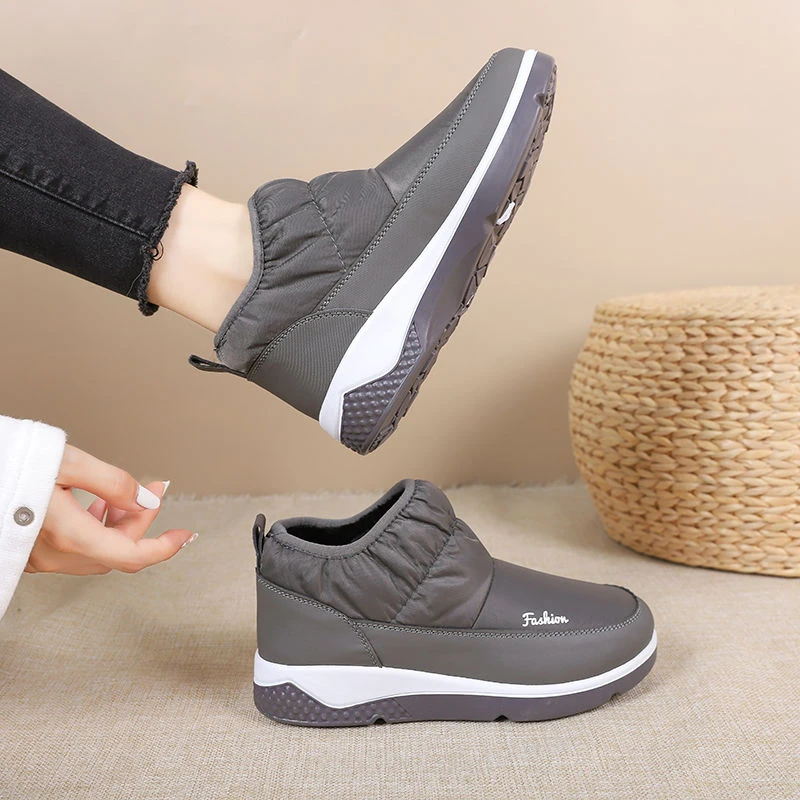 Sema潮春夏款干活鞋女正宗老人鞋软底中老女鞋居家一脚蹬轻便雪地