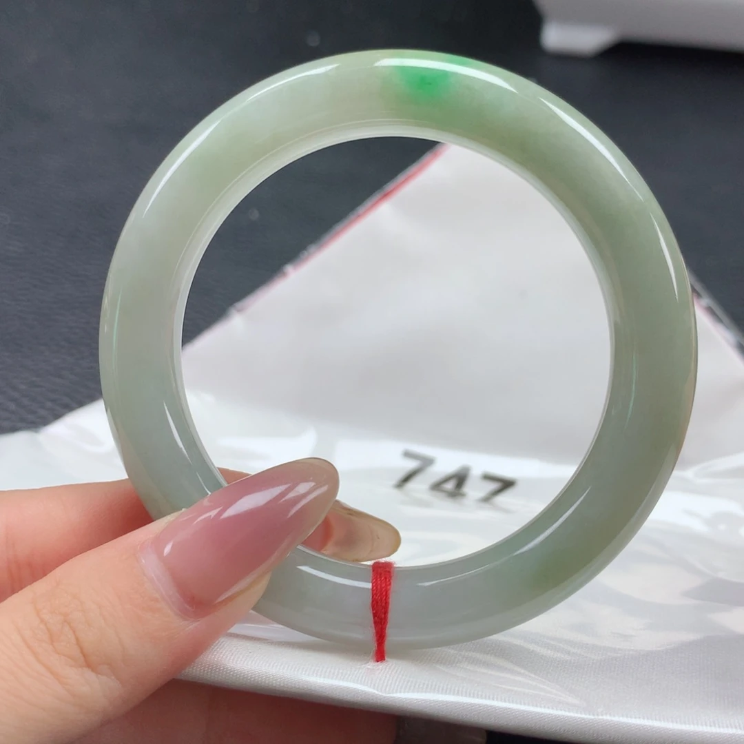 翡翠手镯未镶嵌53圆条