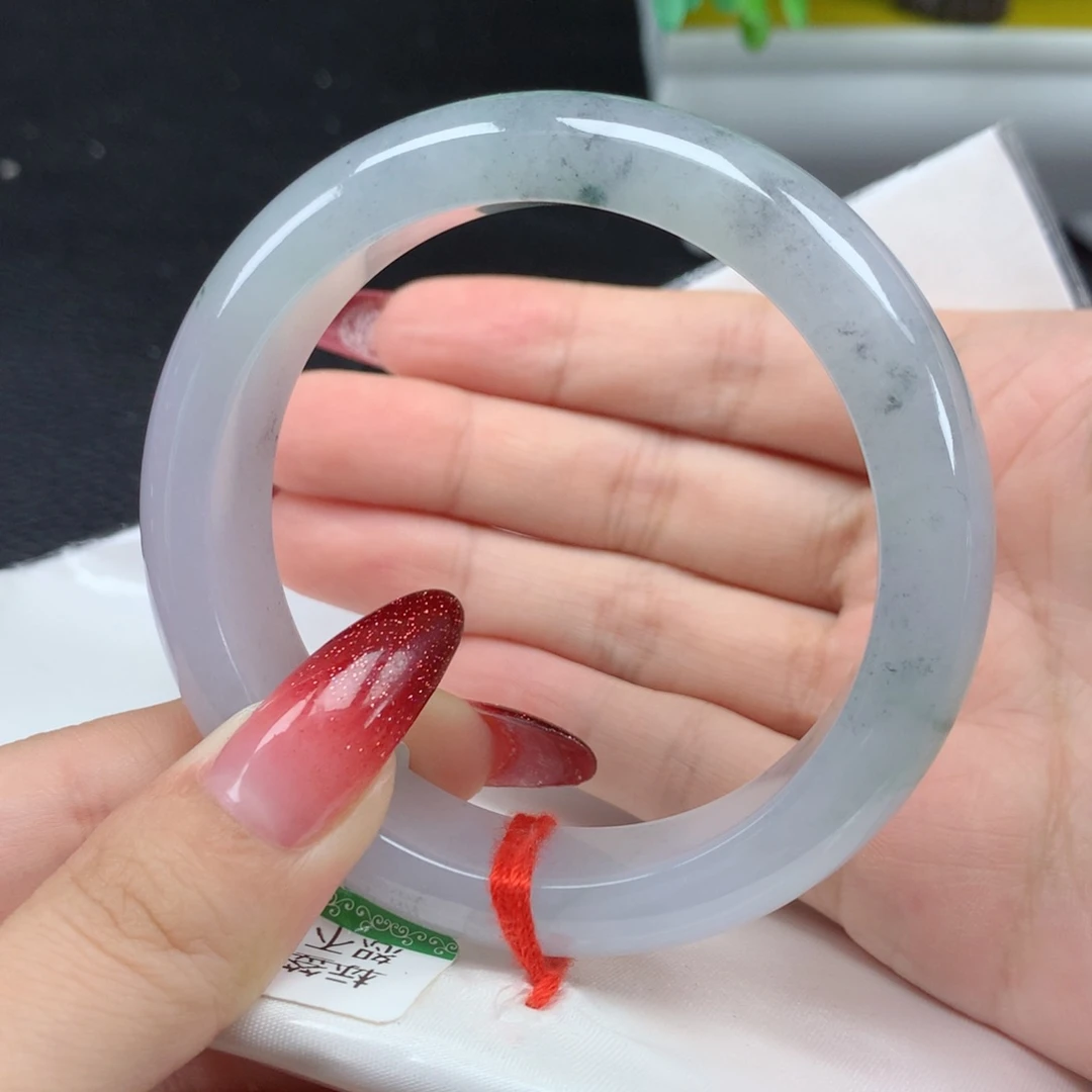 翡翠手镯未镶嵌55圈