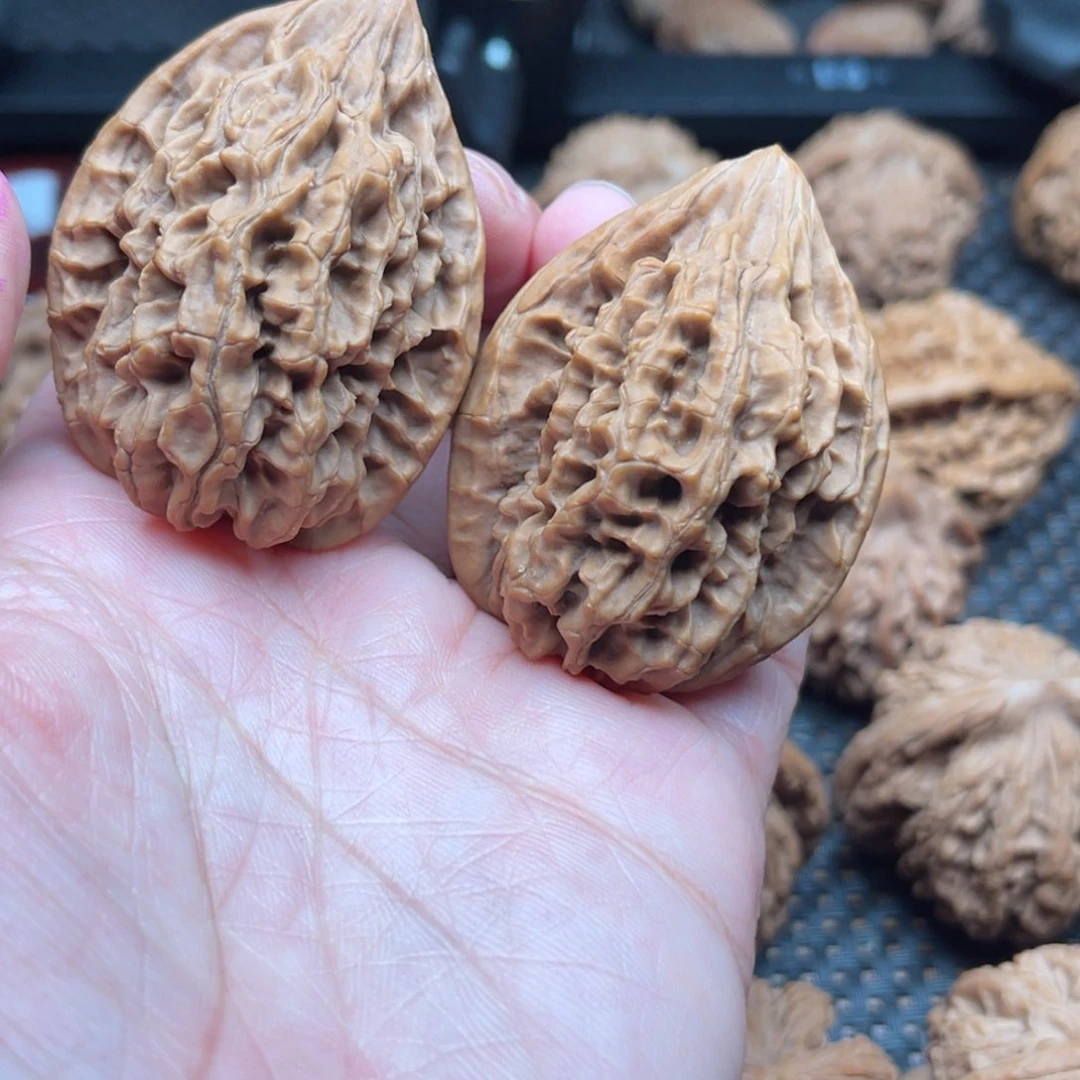 文玩核桃把件39尺柳叶，底棱歪