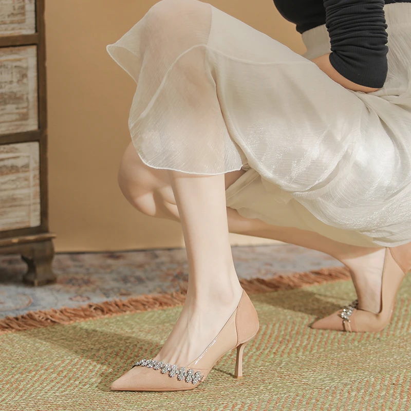 2024百搭职业小众水钻细跟女单鞋法式气质时尚春秋尖头浅口高跟鞋