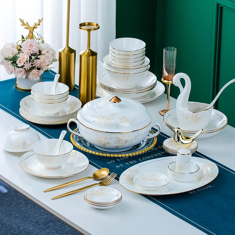 景德镇碗碟套装家用骨瓷餐具碗盘套装轻奢高档金边骨瓷碗简约乔迁