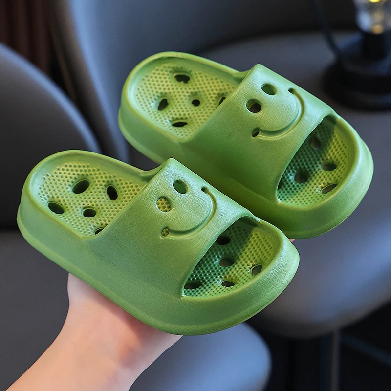 儿童浴室拖鞋夏季男童室内漏水镂空防滑速干洗澡男女宝宝家用女童