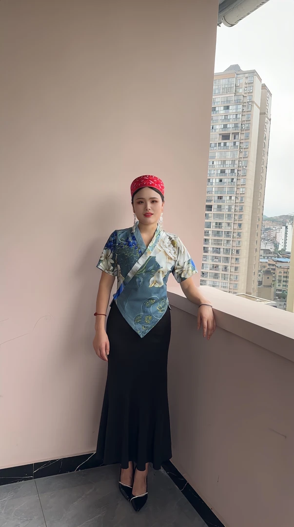 新款民族服饰修身显瘦上衣