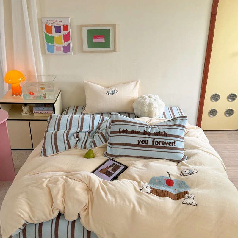 美少女家纺铺260克全消光牛奶绒贴布绣磨毛四件套加厚加绒被套