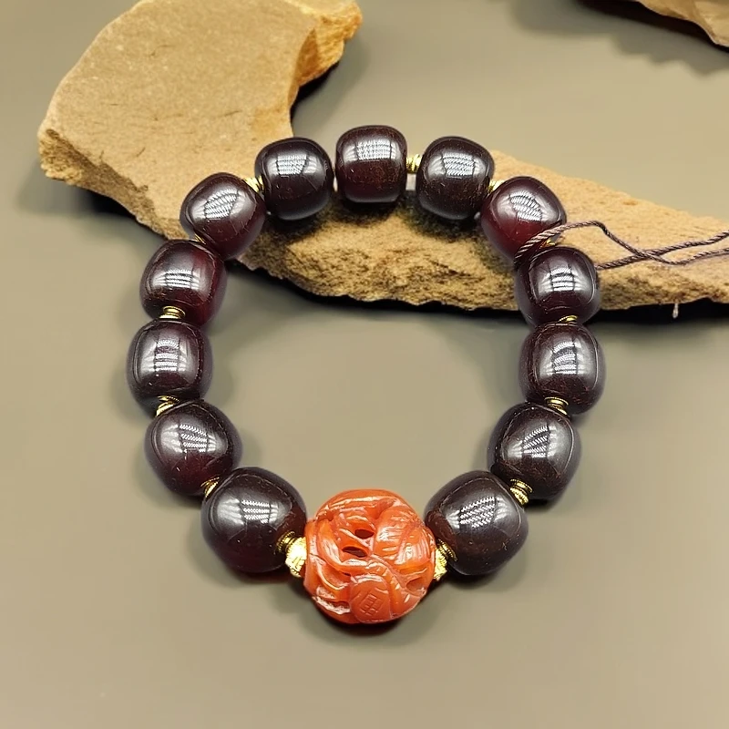 清代高油酒红色老型桶珠玛瑙如鱼得水 BJ2101