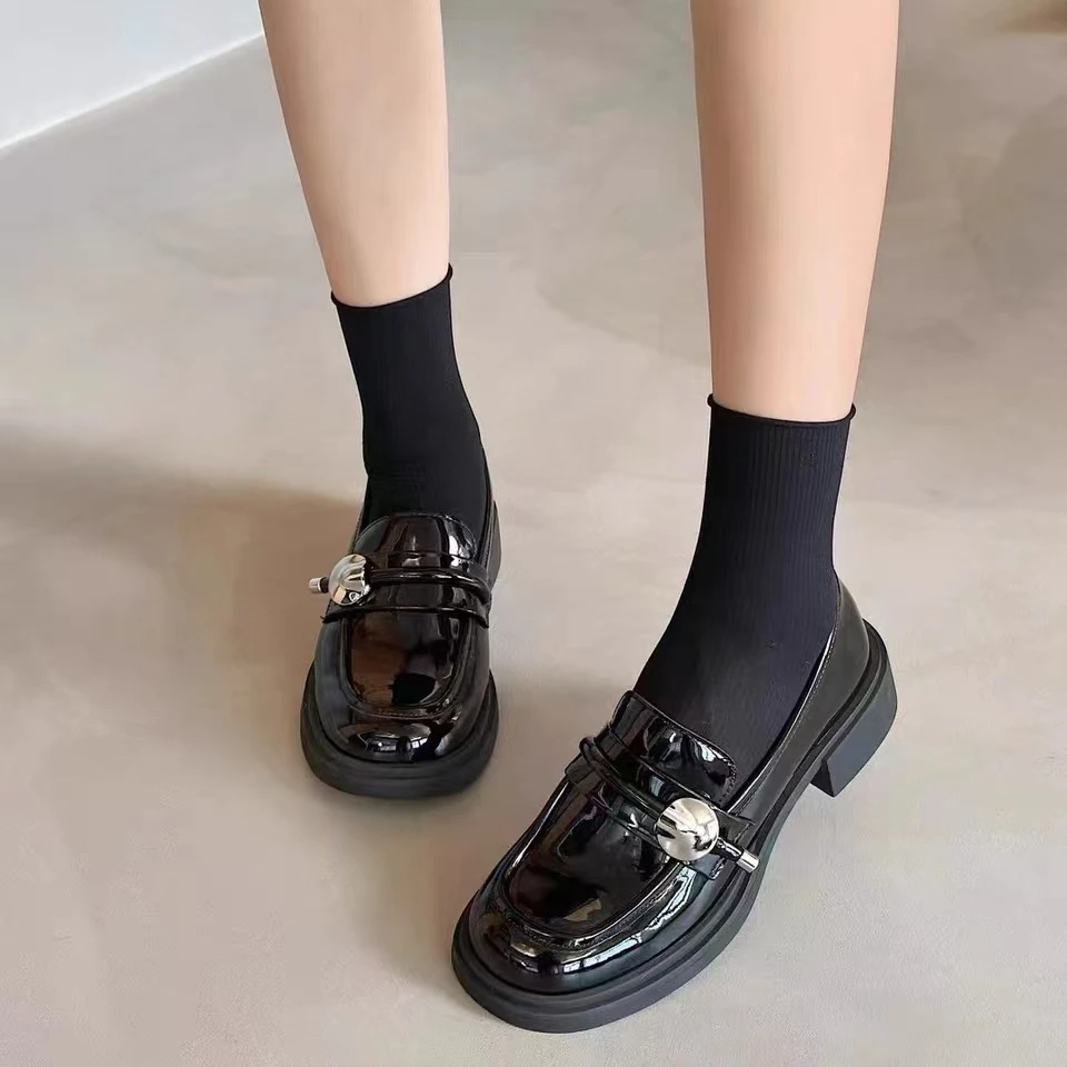 C1147 黑色 新款时尚圆头舒适粗跟深口女士乐福鞋