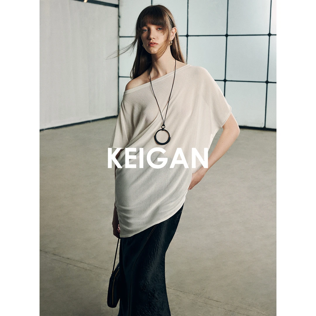 开间/私服强推 苣轻薄凉感天丝三醋酸慵懒卷边斜摆一字肩针织上衣