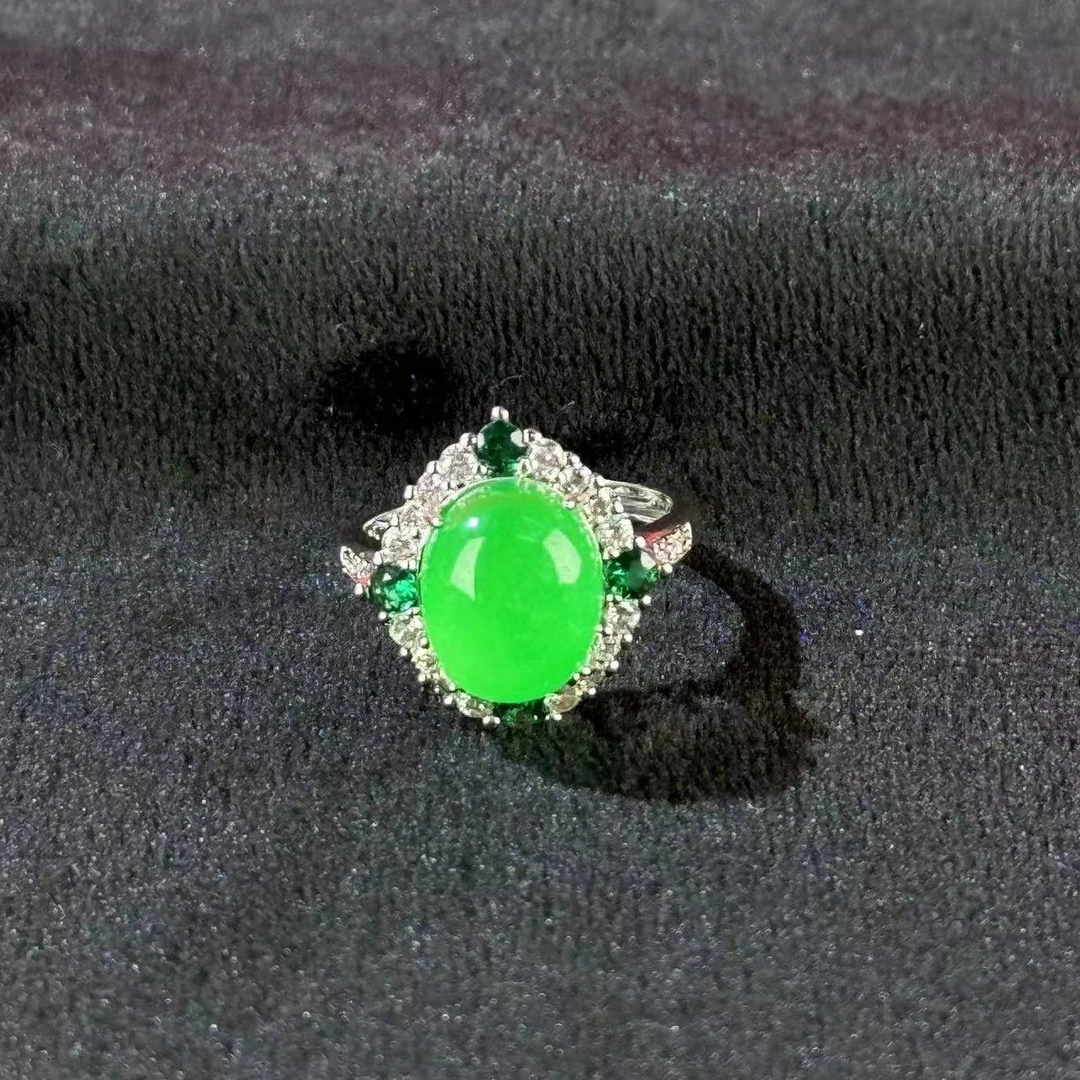 缅甸A货新马料满绿蛋面豪镶戒指  约11x9x10mm
